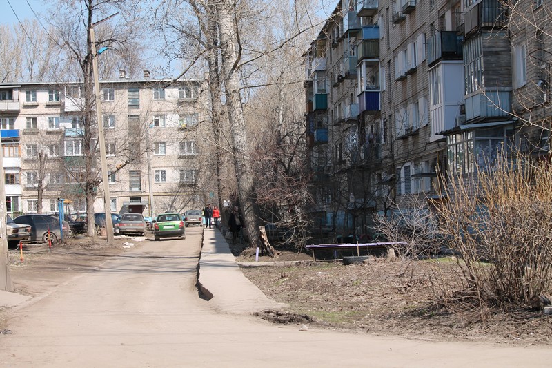 Николай Суворов живет на улице, состоящей из «хрущевок»