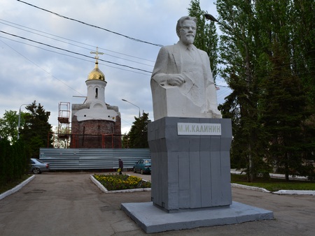 Памятник Калинину на старом месте