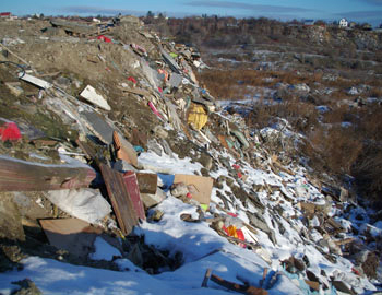Администрация Волжского района прекратила вывоз мусора из Маханного оврага