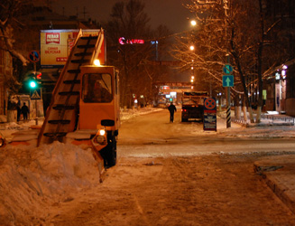 Рабочие пожаловались мэру на нехватку техники для уборки снега