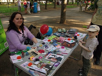 Участники саратовского фестиваля «Крупа» могли поменять книгу на презерватив
