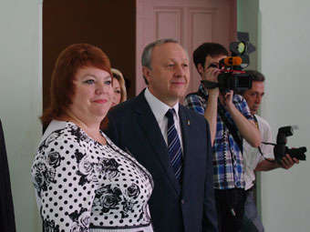 Губернатор Валерий Радаев пожелал выпускникам лицея занять его место