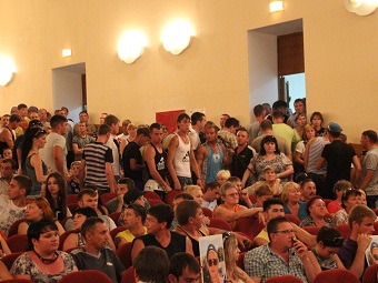 Половина присутствующих покинула встречу с Валерием Радаевым в знак протеста