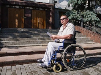 Инвалида из Поповки обвинили в «подрыве государственного строя» и задержали по подозрению в провозе оружия