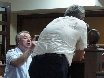 Свидетель по делу Лысенко считает, что адвокат издевается над ним в ходе допроса