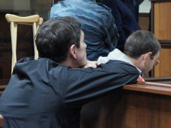 Подсудимый по делу Лысенко просит объявить двухнедельный перерыв в заседании суда