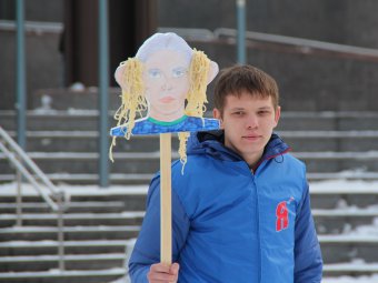 Коммунист Дмитрий Сорокин забросал лапшой главного молодогвардейца области