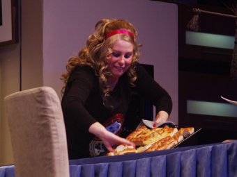 На спектакле театра драмы зрителей накормят печеньем