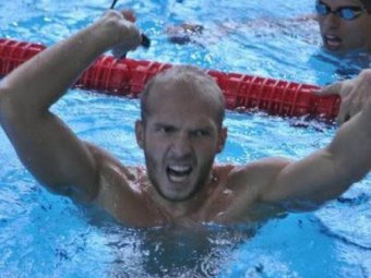 Энгельсский спортсмен стал первым на чемпионате мира по плаванию