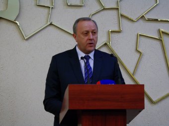 Губернатор Валерий Радаев предложил решить проблему кадрового голода с помощью школьников
