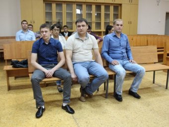 Суд оправдал энгельсских наркополицейских, обвинявшихся в избиении задержанного