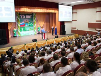 Губернатор и первые лица региона поздравили саратовских таможенников с 25-летним юбилеем