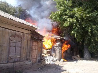 В результате крупного пожара в Новоузенском районе пострадал человек