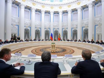 На встрече с крупнейшими бизнесменами Владимир Путин говорил о диверсификации экономики и амнистии капиталов