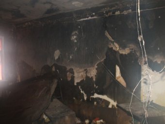 У жилого дома в Саратове полностью сгорела крыша