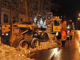 Сегодня ночью почти 20 саратовских улиц очистят от снега