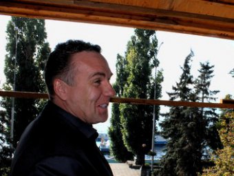 Олег Грищенко обещает продолжить борьбу с ларьками в Саратове