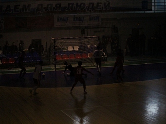 Во время матча по мини-футболу в Саратове отключили свет
