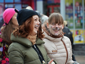 На проспекте Кирова участники флешмоба призвали гуманно относиться к животным