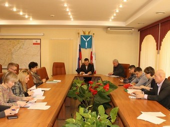 Общественники и депутаты поспорили о жилищном законе Курихина-Писного