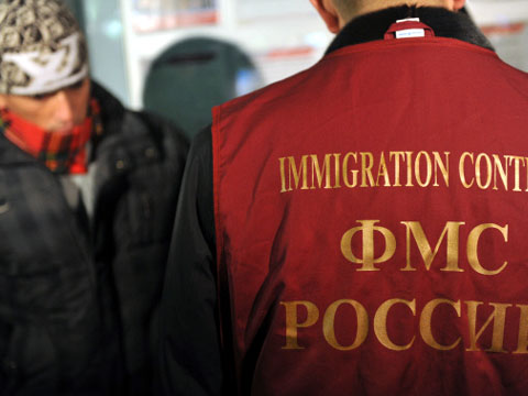 Саратовская миграционная служба в пяти международных автобусах нашла 20 нелегалов