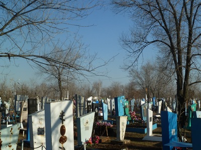 Пьяные саратовцы протаранили пять могил на национальном кладбище