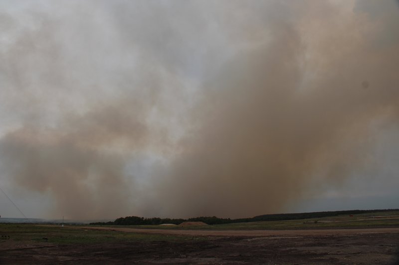 МЧС и военные тушат крупный лесной пожар у села Рыбушка