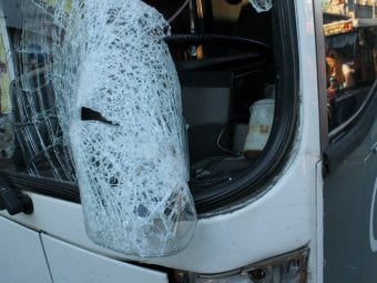 На Московской водитель квадроцикла головой протаранил лобовое стекло автобуса №11
