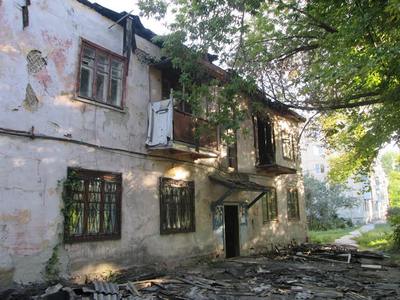 Жители горевшей двухэтажки в Заводском районе предложили губернатору Радаеву пожить в ней неделю