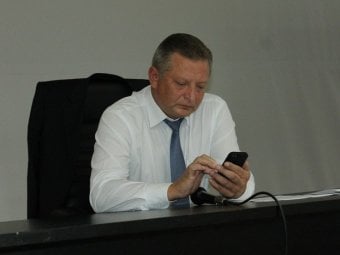 Участники слушаний не стали избирать Андрея Гнусина единственным членом президиума