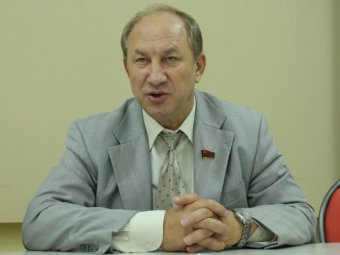 Валерий Рашкин предложил сажать в тюрьму на три года за невыплату зарплаты 