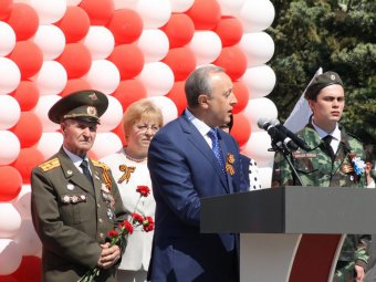 На празднике в честь Дня Победы Валерий Радаев рассуждал о «гене патриотизма»