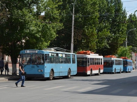 Сегодня в Саратове перестали ходить практически все трамваи и троллейбусы