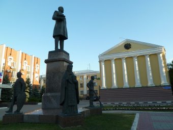 Борис Титов поддерживает идею о появлении на денежных купюрах саратовского памятника Столыпину