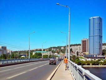 Большегрузам запретили движение по мосту Саратов - Энгельс 