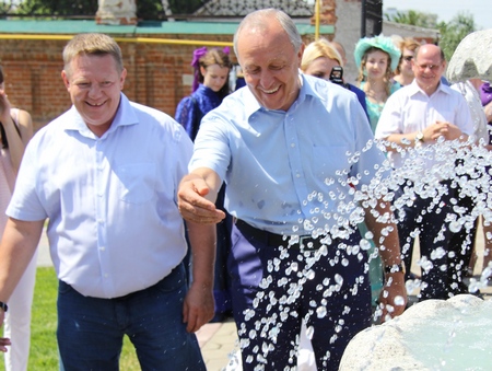В Балакове после визита губернатора отключили торжественно запущенный фонтан