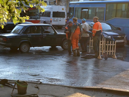 Саратовские чиновники, депутаты, следователи и прокуроры на день останутся без воды