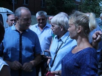 Жители Вольска воспользовались визитом губернатора на Фестиваль ухи, чтобы пожаловаться на незаконное строительство