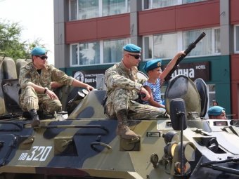 В Саратове проходят празднования Дня воздушно-десантных войск