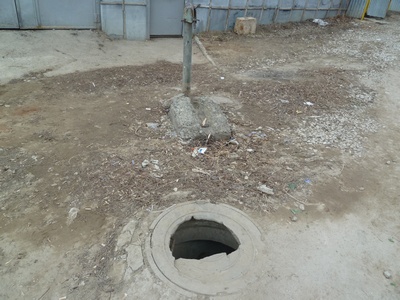 Жители Комсомольского поселка Саратова попросили Володина помочь им с питьевой водой
