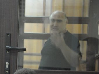 В суде над Керимовым потерпевшие и обвиняемый устроили конфликт из-за жеста