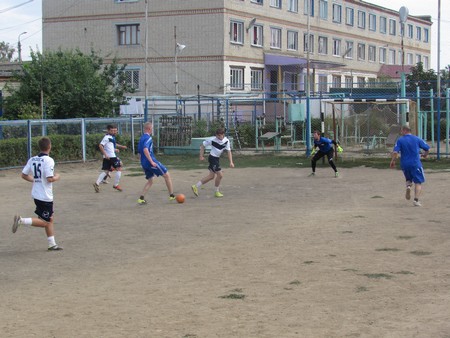 Заключенные саратовской колонии сыграли в футбол с обладателями кубка европейских чемпионов