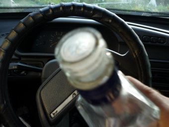 В Саратове будут судить заснувшего пьяным за рулем и врезавшегося в столб таксиста
