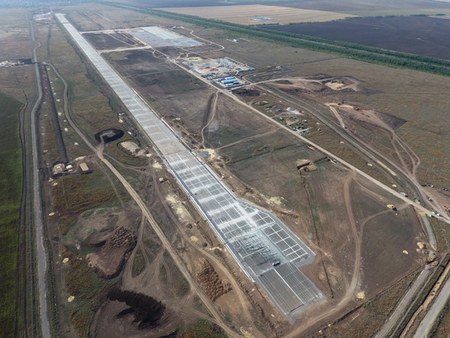 Правительство области отчиталось о завершении удлинения взлетно-посадочной полосы нового аэропорта