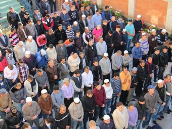На молитву в честь Курбан-байрама в соборную мечеть пришли пять тысяч мусульман