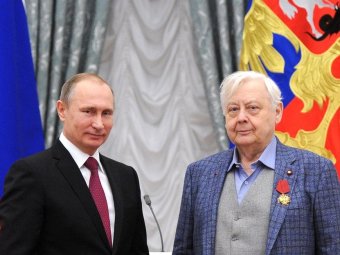 Путин поздравил Табакова с открытием новой сцены театра
