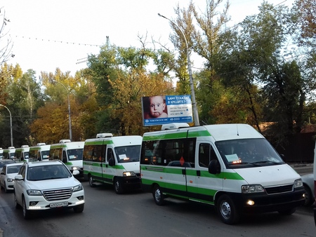 Подаренные Москвой автобусы первыми увидели жители Заводского района