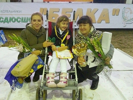 Юная саратовчанка выиграла всероссийские соревнования по конному спорту для детей с ограниченными возможностями
