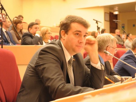 Депутат гордумы заподозрил нарушения в конкурсе на установку детской площадки