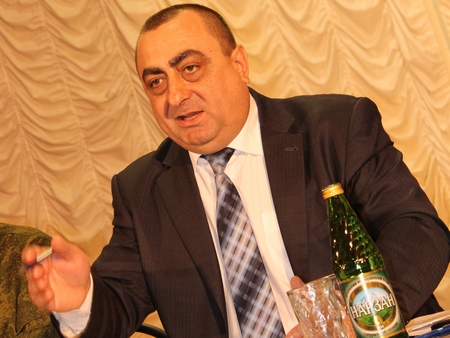 Адвокаты обвиняемого в крупном хищении саратовского экс-министра жалуются на негативную информацию в СМИ